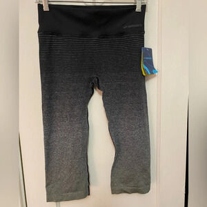 Brooks streaker Capri NWT women’s size medium